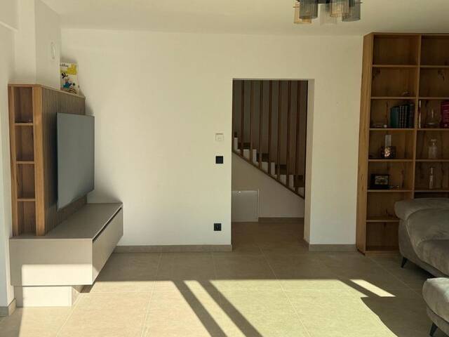 Immobilie in Keutschach - Traumhafte 4-Zimmer Wohnung mit großzügigen Freiflächen und Seeblick! - Bild 1