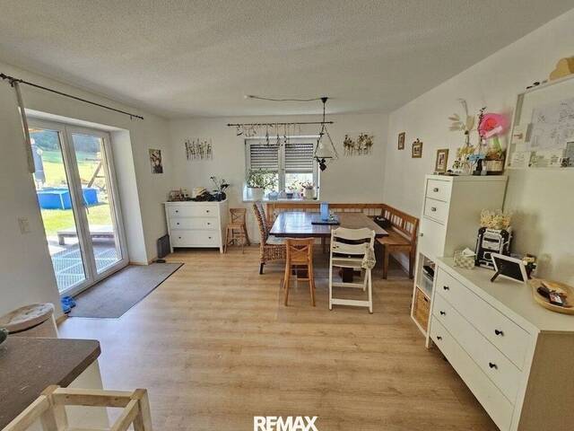 Immobilie in Tarsdorf - Großzügiger Bungalow in ruhiger Aussichtslage - Bild 2