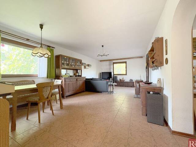 Immobilie in Prellenkirchen - Gepflegter, vollunterkellerter Bungalow mit großem Garten in ruhiger Siedlungslage - Bild 2
