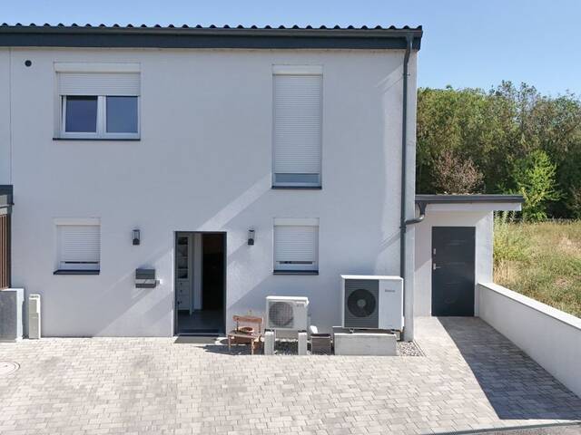 Immobilie in Wilfersdorf - Moderne Doppelhaushälfte mit viel Komfort und Technik - Sackgasse - Einziehen und Wohlfühlen - Bild 1