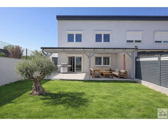 Immobilie in Wilfersdorf - Moderne Doppelhaushälfte mit viel Komfort und Technik - Sackgasse - Einziehen und Wohlfühlen - Bild 3
