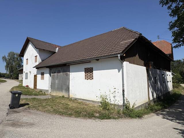 Immobilie in Kematen am Innbach - Wohnhaus inkl. Pool, Stall-, Nebengebäude und ca. 2,2 ha landw. Nutzgrund - Bild 3