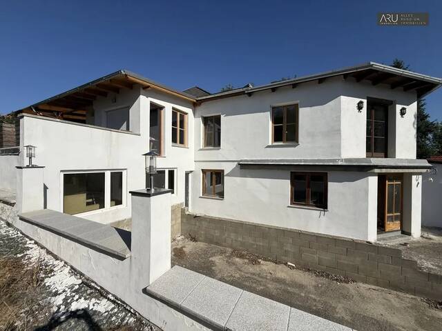 Immobilie in Burgauberg - Großzügige Villa mit Einliegerwohnung zum Fertigstellen - Bild 0