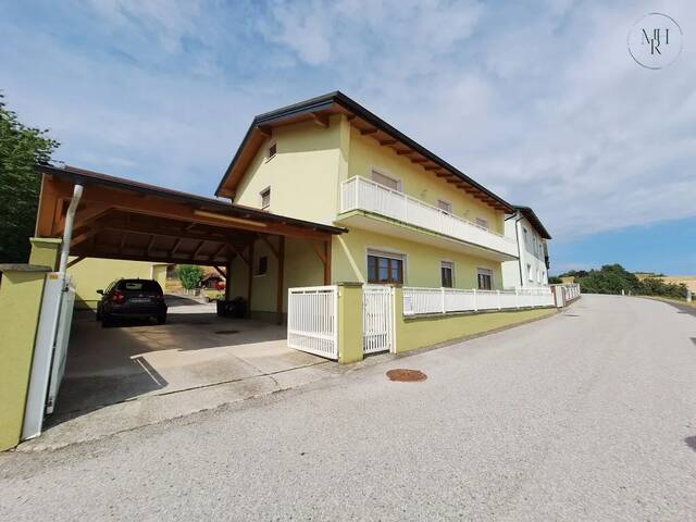 Immobilie in Schwarzenbach - Platz für die ganze Familie - Großzügiges Familiendomizil in Ruhelage - 2 Wohneinheiten möglich - Bild 2