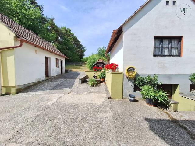 Immobilie in Schwarzenbach - Platz für die ganze Familie - Großzügiges Familiendomizil in Ruhelage - 2 Wohneinheiten möglich - Bild 3