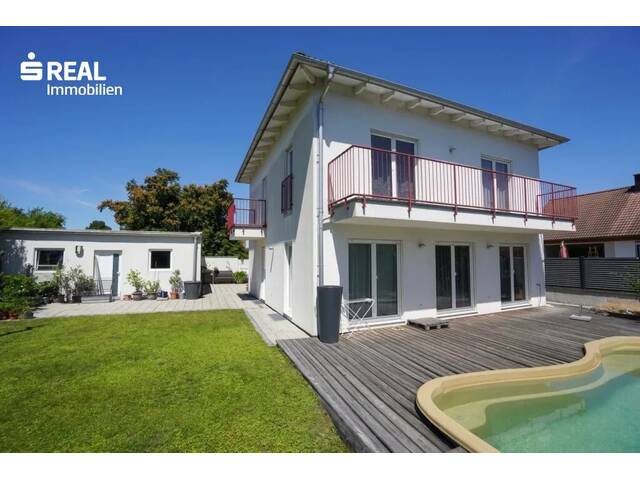 Immobilie in Pfaffstätten - Familienidylle in Pfaffstätten - Geräumiges Einfamilienhaus mit Wohnkeller, Büro, Doppelgarage und Garten mit Pool - Bild 0