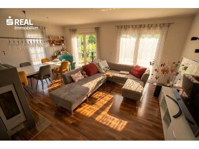 Immobilie in Pfaffstätten - Familienidylle in Pfaffstätten - Geräumiges Einfamilienhaus mit Wohnkeller, Büro, Doppelgarage und Garten mit Pool - Bild 3