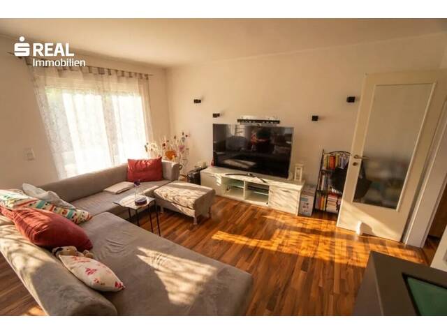 Immobilie in Pfaffstätten - Familienidylle in Pfaffstätten - Geräumiges Einfamilienhaus mit Wohnkeller, Büro, Doppelgarage und Garten mit Pool - Bild 4