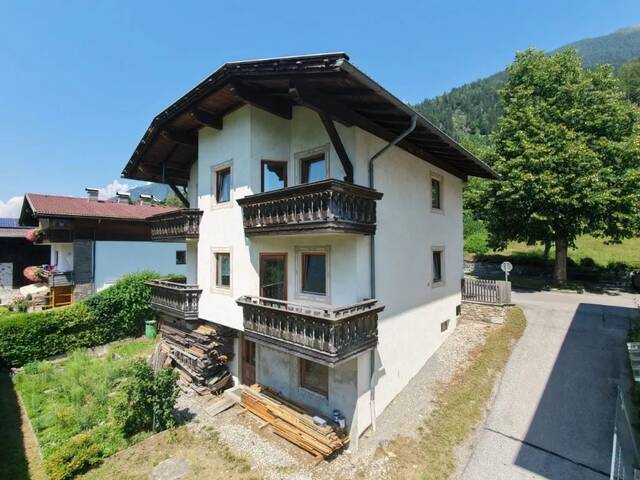 Immobilie in Nikolsdorf - Renovierunsbedürftiges Haus in der Gemeinde Nikolsdorf zu verkaufen! - Bild 0