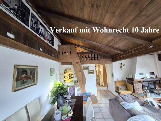 Immobilie in Volders - Rustikale 3-Zimmer-Dachgeschoßwohnung mit Balkon und Terrasse - Bild 0