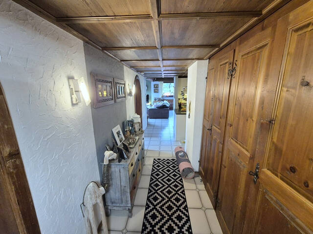 Immobilie in Volders - Rustikale 3-Zimmer-Dachgeschoßwohnung mit Balkon und Terrasse - Bild 2