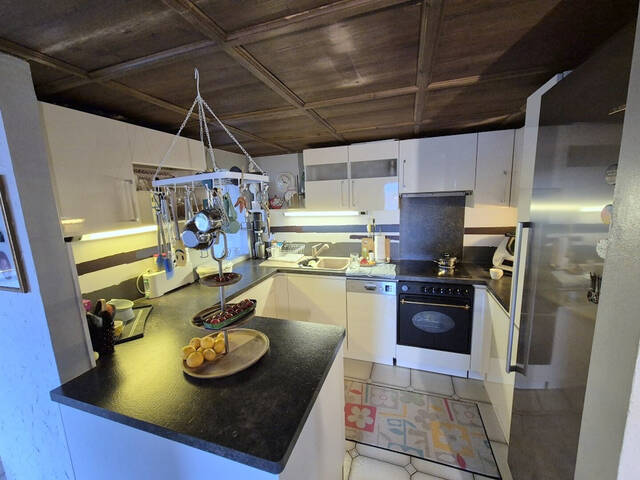 Immobilie in Volders - Rustikale 3-Zimmer-Dachgeschoßwohnung mit Balkon und Terrasse - Bild 3