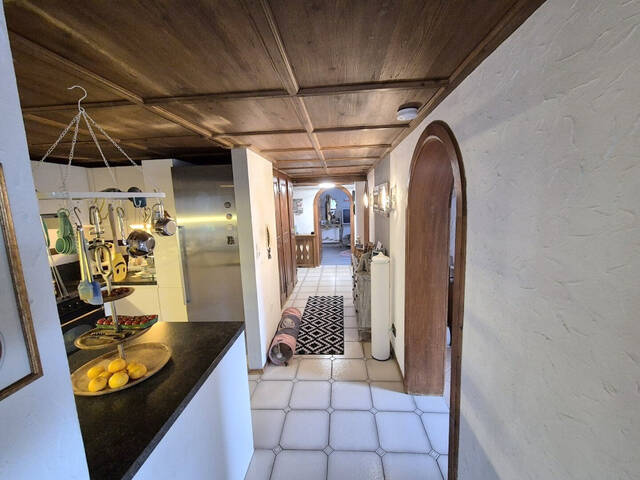 Immobilie in Volders - Rustikale 3-Zimmer-Dachgeschoßwohnung mit Balkon und Terrasse - Bild 4