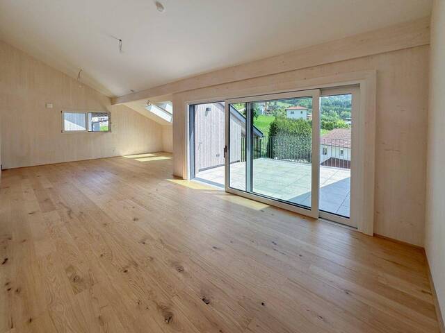 Immobilie in Steinbach am Attersee - Traumhafte Penthousewohnung mit Attersee-Blick: Erstbezug mit Balkon und Terrasse! - Bild 2