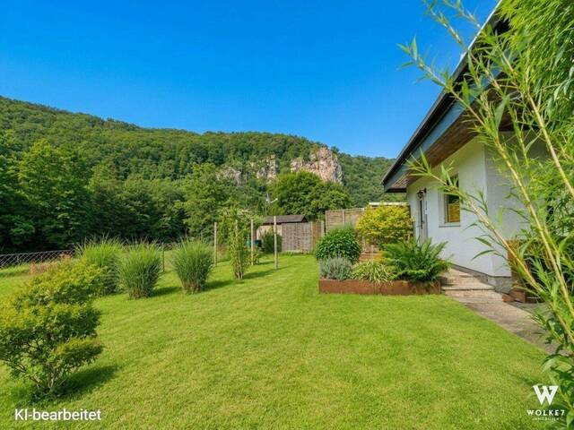 Immobilie in Hardegg - Naturidylle direkt an der Thaya – liebevoll saniertes Freizeithaus in Ruhelage in Hardegg | Nutzfläche ca. 50,84 m2 | Terrasse - Bild 0