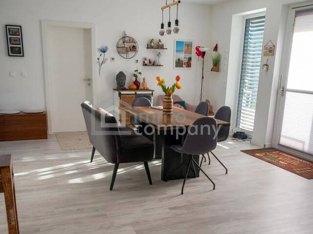 Immobilie in Nöchling - Zwei moderne Wohneinheiten mit Badeteich-Blick: ideal für zwei Familien - Bild 2