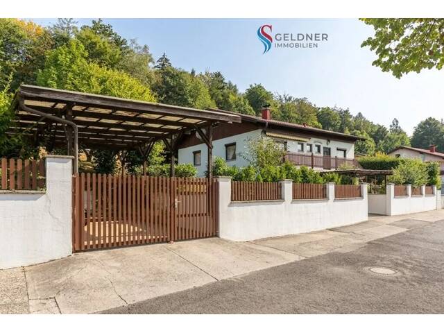 Immobilie in Ritzing - Ruhig gelegenes, gemütliches, sofort beziehbares Einfamilienhaus mit Terrasse, Kamin, Doppel-Garage und separatem Carport in Ritzing - Bild 0