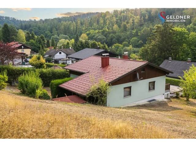 Immobilie in Ritzing - Ruhig gelegenes, gemütliches, sofort beziehbares Einfamilienhaus mit Terrasse, Kamin, Doppel-Garage und separatem Carport in Ritzing - Bild 2