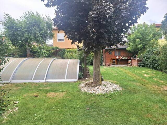 Immobilie in Günselsdorf - Charmantes Einfamilienhaus inkl. Pool, Sauna u.v.m. - Bild 3