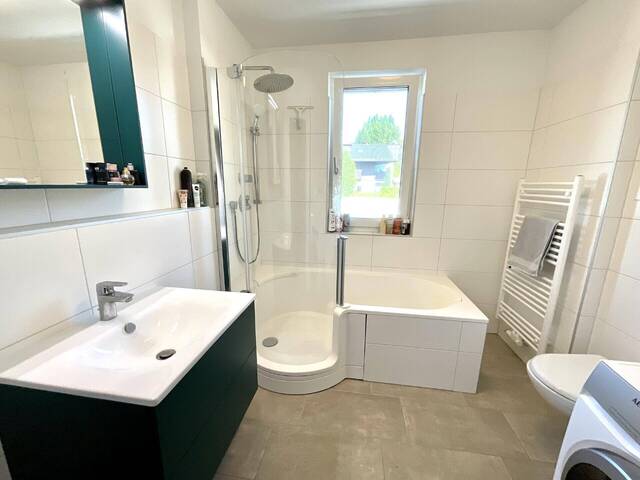 Immobilie in Adnet - Neuwertige 2-3-Zi.-Whg. mit Terrassenbalkon und TG-Stellplatz - Bild 2