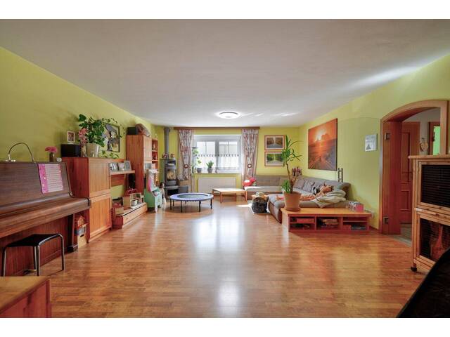 Immobilie in Landegg - Großzügiges 6-Zimmer-Familienhaus mit 235 m², Dachterrasse und Whirlpool - Bild 4