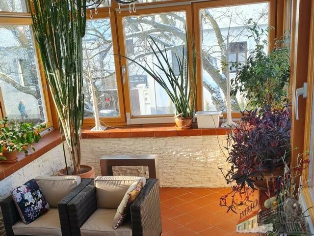 Immobilie in Donnerskirchen - Großzügiges Ein-/ Zweifamilienhaus mit Pool in Ruhelage - zwei Eingänge - Bild 2