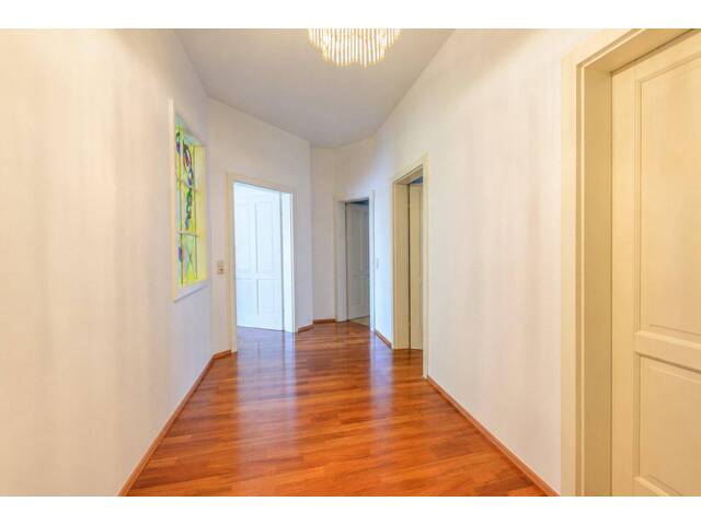 Immobilie in Bad Ischl - Beste Lage - Exklusive Dachgeschosswohnung mit Terrasse und Loggia - Bild 1