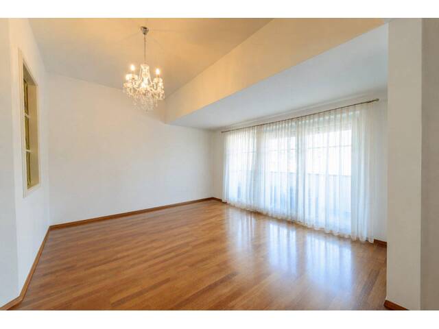 Immobilie in Bad Ischl - Beste Lage - Exklusive Dachgeschosswohnung mit Terrasse und Loggia - Bild 3