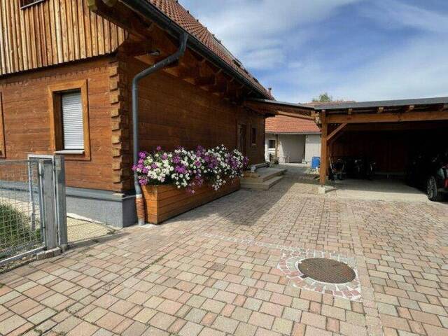 Immobilie in Obervogau - Obervogau - Charmantes Einfamilienhaus mit 4 Zimmern und einem 2ten kleinen Haus sowie Doppelcarport - vielseitig verwendbar! - Bild 2