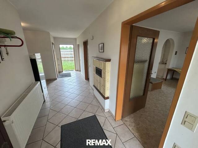 Immobilie in Kleinhadersdorf - Bungalow mit zentral begehbaren Räumen & Garage - Bild 1