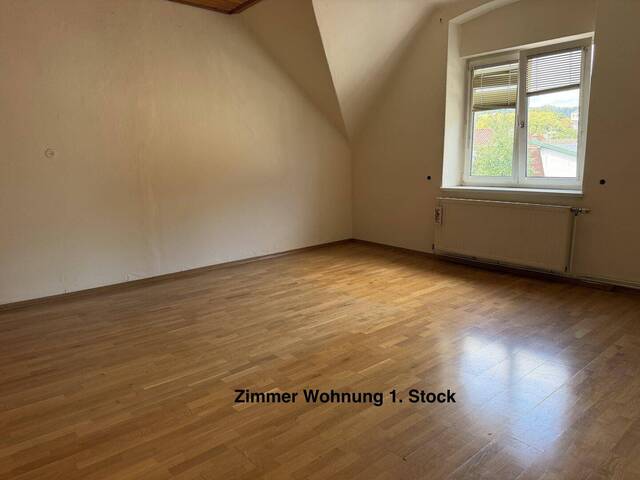 Immobilie in Gloggnitz - Paket bestehend aus 2 Wohnungen + Souterrainräumlichkeiten + Nebenräume (ca. 177m² Nutzfläche) und 141m² Eigengarten - sanierungsbedürftig - Bild 2