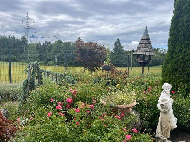 Immobilie in Ludmannsdorf - Ehemalige Gästepension mit traumhaften Blick auf die Karawanken - wenige Kilometer von Velden am Wörthersee entfernt - Bild 2