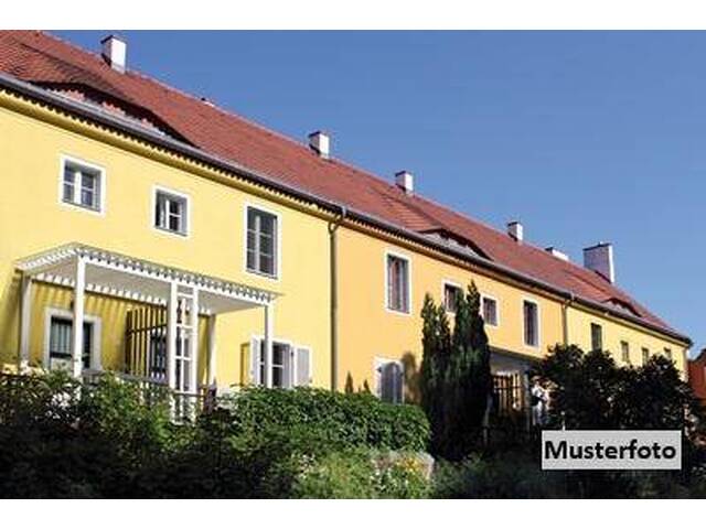 Immobilie in Aschach an der Steyr - Großzügiges Zweifamilienhaus mit ausgebautem Dachgeschoss und Garage - Bild 0