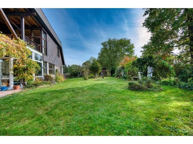 Immobilie in Vöcklabruck - Eine besondere Villa vom Hansjörg Eiblmayr Architekt mit einzigartigem Charakter und Potenzial - Bild 2