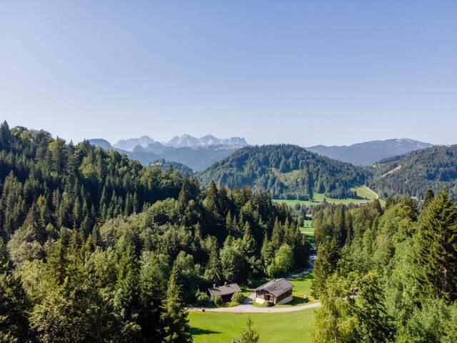 Immobilie in Gföll - Premium-Almhütte in Ruhelage – Tradition trifft Moderne - Bild 1