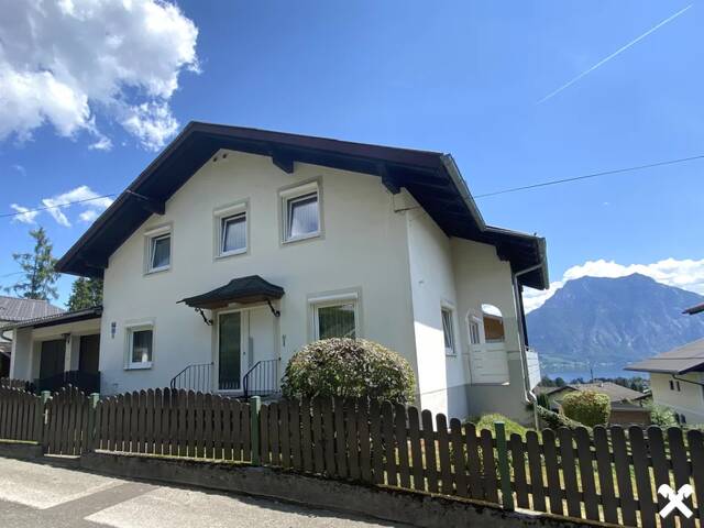 Immobilie in Altmünster am Traunsee - DIE GELEGENHEIT! Wohnhaus mit drei Wohneinheiten und traumhaftem Ausblick - Bild 0