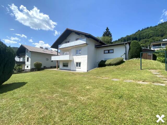 Immobilie in Altmünster am Traunsee - DIE GELEGENHEIT! Wohnhaus mit drei Wohneinheiten und traumhaftem Ausblick - Bild 1