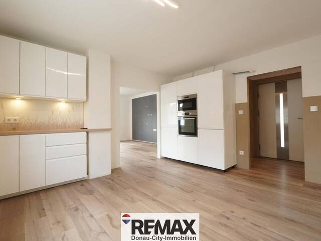 Immobilie in Haslau an der Donau - HAUS STATT WOHNUNG | Garten & Pool | Nur ca. 30 Min. nach Wien - Bild 2