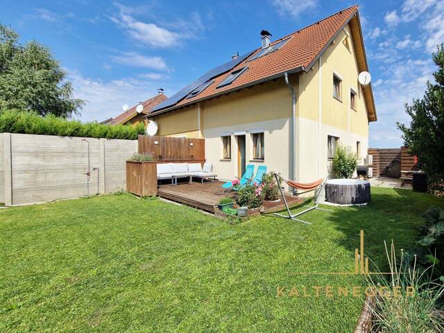 Immobilie in Seyring - WOHLFÜHLOASE: Charmante Doppelhaushälfte in Seyring mit Garten, Kamin & moderner Ausstattung - Bild 0