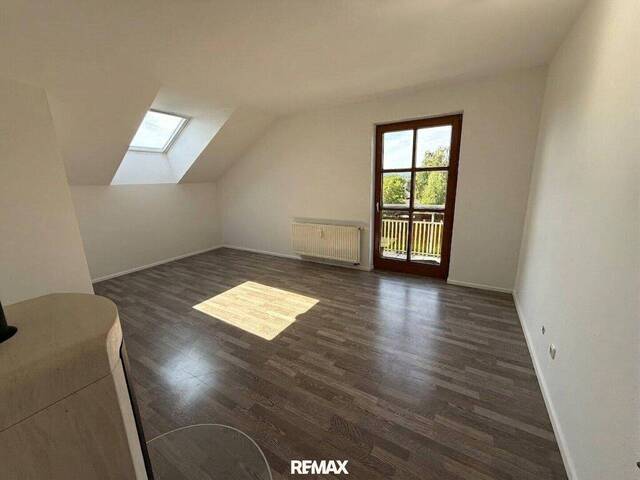 Immobilie in Waizenkirchen - Ruhige 3-Zimmer-Wohnung mit Balkon & Kaminofen - Bild 4