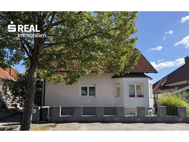 Immobilie in Bruck an der Leitha - Ein Zuhause für die ganze Familie – mit Garten, Keller, viel Platz und ganz viel Potenzial - Bild 0