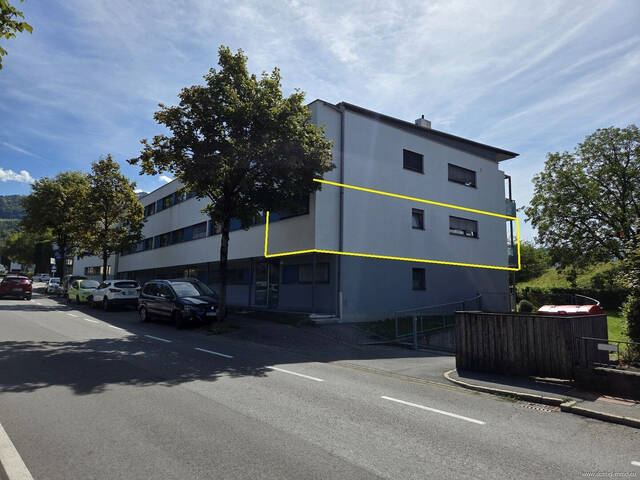 Immobilie in Röthis - Sehr gepflegte 2-Zimmer-Wohnung mit Balkon und Tiefgaragenplatz in Röthis - Bild 1