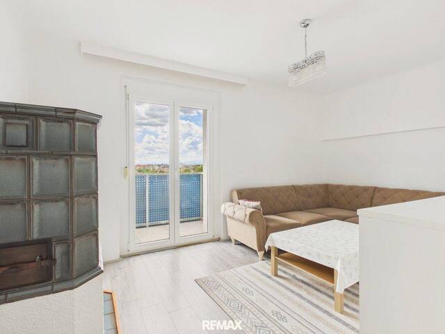Immobilie in Schwechat - 2,5 Zimmer - TOP-Aussicht über Schwechat - Bild 1