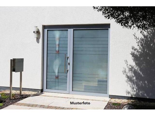 Immobilie in Seekirchen - Einfamilien-Doppelhaushälfte mit Garten, Carport und Terrasse - Bild 0