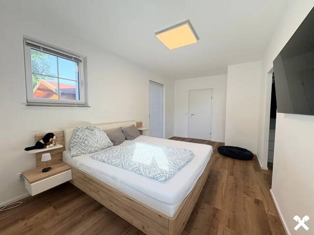 Immobilie in Grieskirchen - Wohnen über Grieskirchen - 320m² Zweifamilienhaus mit Pool & Dachterrasse - Bild 2