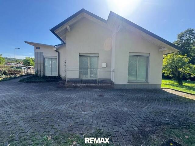 Immobilie in Aschach an der Donau - Ehemaliges Ärztehaus in der Gemeinde Aschach - Ordination/Büro & Einfamilienhaus auf großzügigem Grundstück - Bild 1