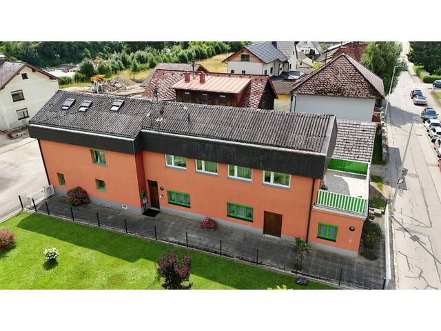 Immobilie in Attnang-Puchheim - Zinshaus mit 3 bezugsfreien Einheiten, 290 m², Zentrum Attnang-Puchheim - Bild 0