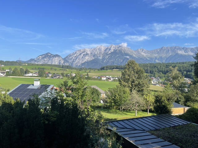 Immobilie in Natters - Natters/Tirol – Zweifamilienhaus mit großem Garten, Doppelgarage und beeindruckendem Bergpanorama - Bild 1