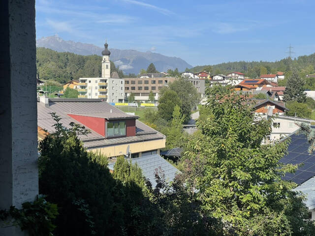 Immobilie in Natters - Natters/Tirol – Zweifamilienhaus mit großem Garten, Doppelgarage und beeindruckendem Bergpanorama - Bild 2