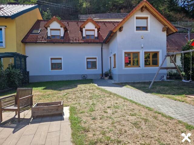 Immobilie in Imbach - SOLIDES, LEISTBARES WOHNHAUS MIT CARPORT UND LAUBE IN BEGEHRTER, NATURNAHER WOHNLAGE DIREKT AM WASSER IN TRAUMHAFTER AUSSICHTSLAGE AN DER KREMS - Bild 0